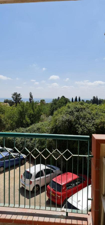 דירת חדר יפה ונעימה באיזור פסטורלי ושקט Apartman Zichron Ja’akow Kültér fotó