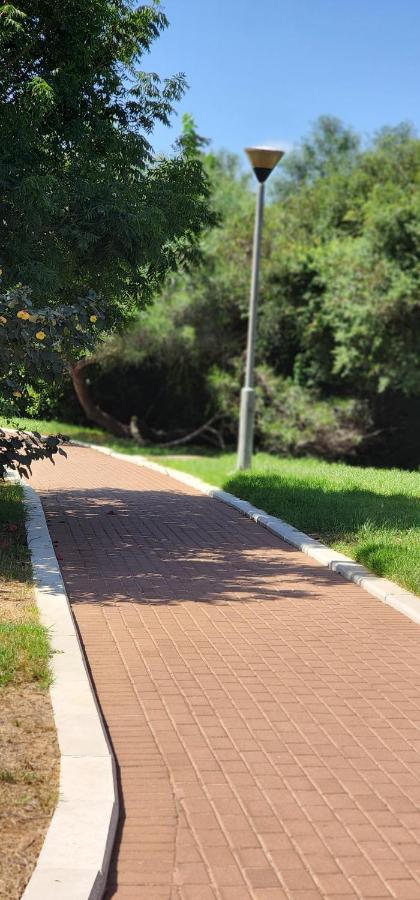 דירת חדר יפה ונעימה באיזור פסטורלי ושקט Apartman Zichron Ja’akow Kültér fotó
