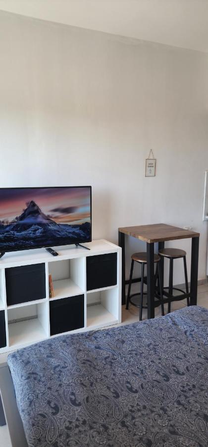 דירת חדר יפה ונעימה באיזור פסטורלי ושקט Apartman Zichron Ja’akow Kültér fotó